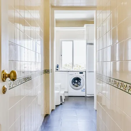 Apartment Amazing 3 Bedroom In Historical Graca Lisbon